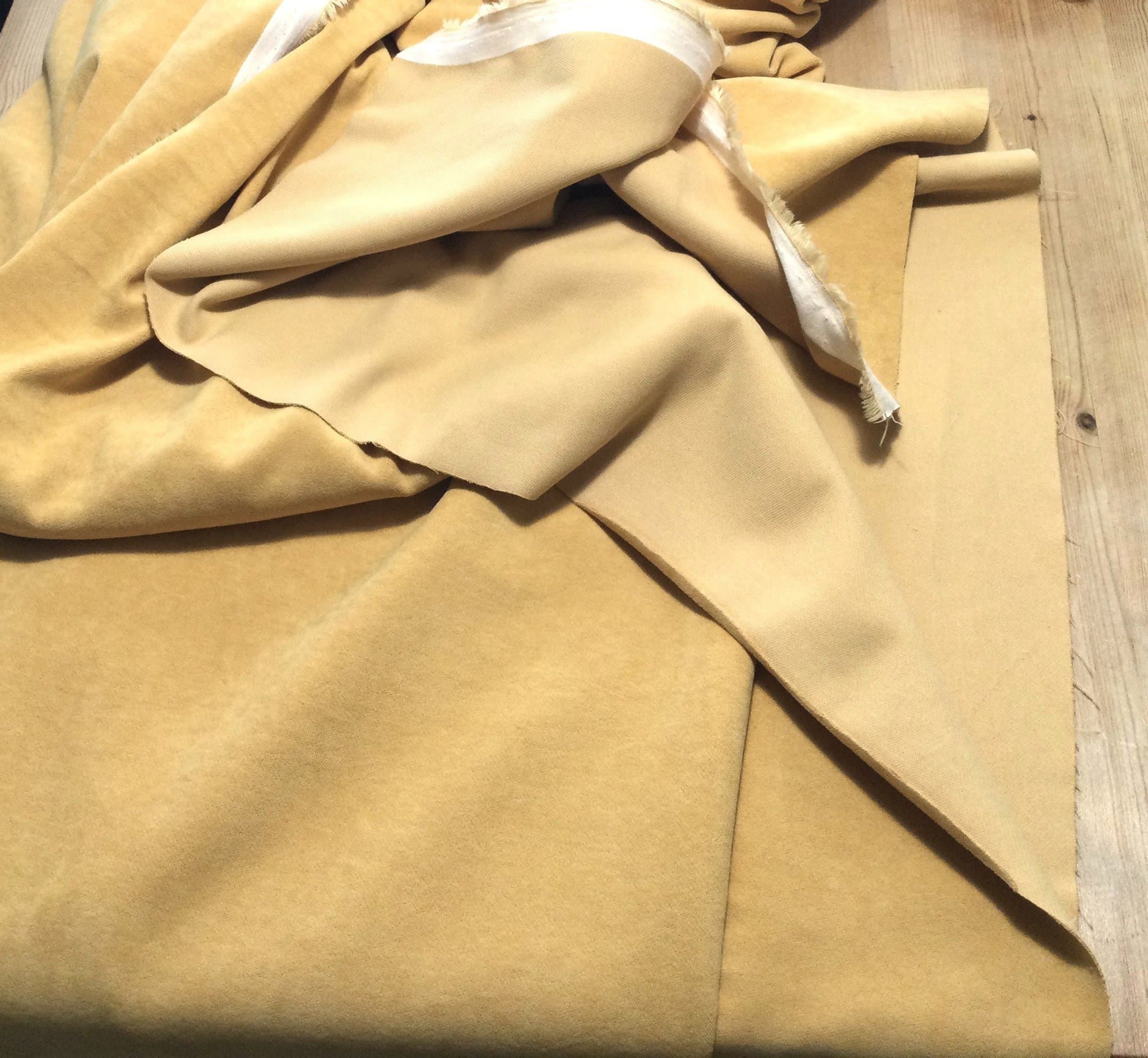ÖVER 4 m NYTT Senapsgult sammetstyg möbeltyg ,omklädnad SE beskrivning!