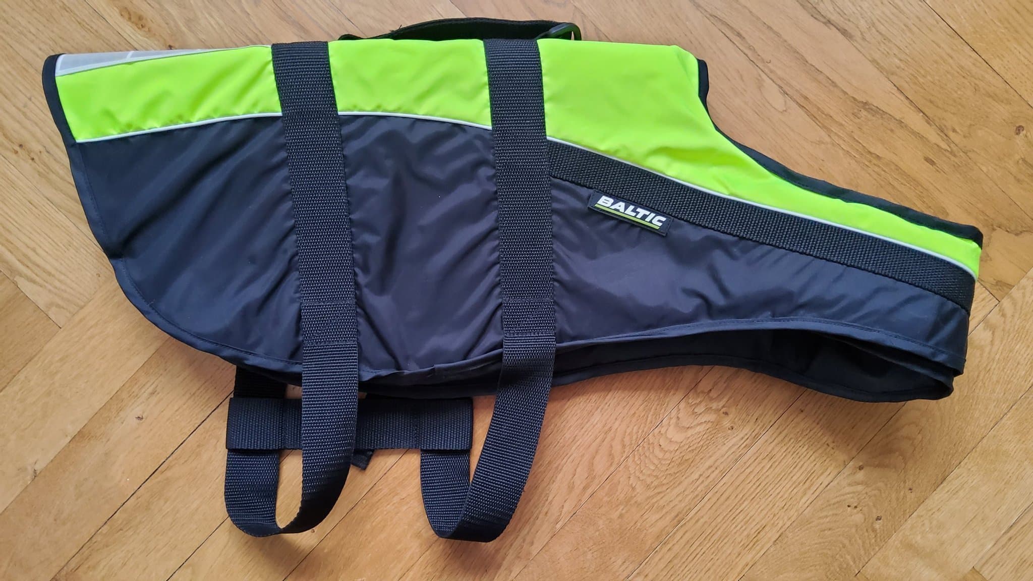 Hundflytväst strl XXL i bra beg skick!