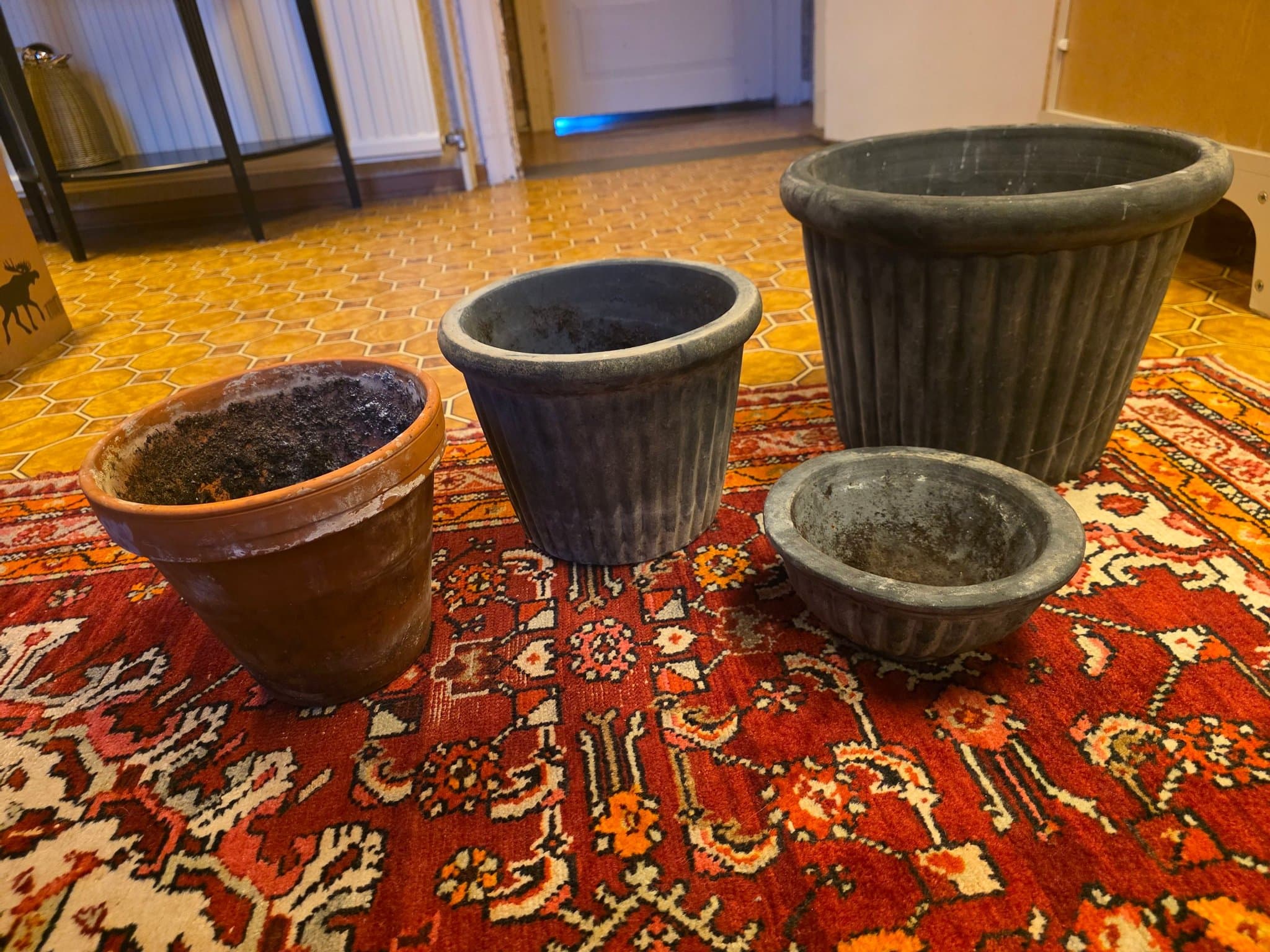 Krukor - 4 stycken stora terracotta lerkrukor