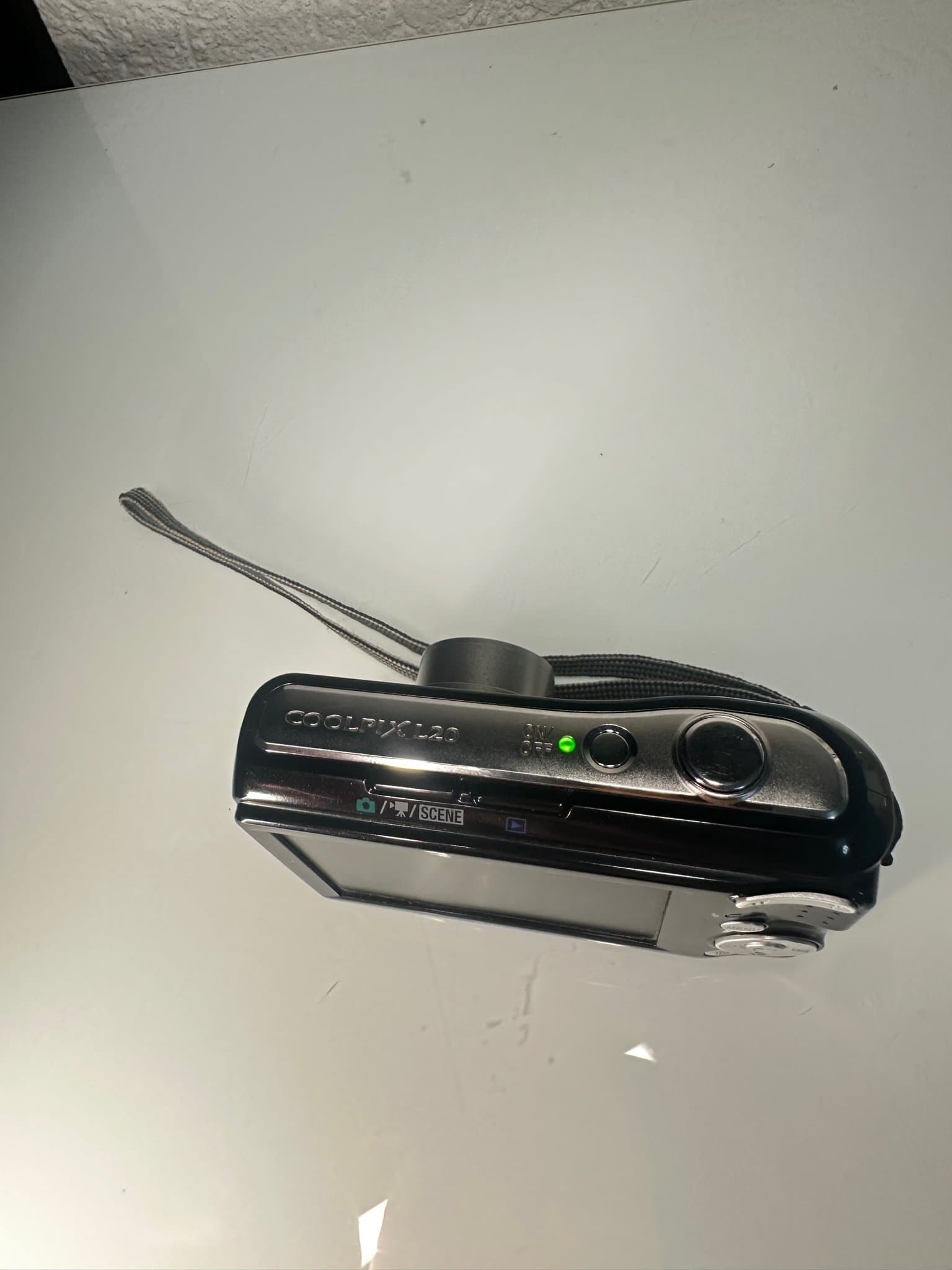 Nikon Coolpix digitalkamera svart med zoom och bärrem