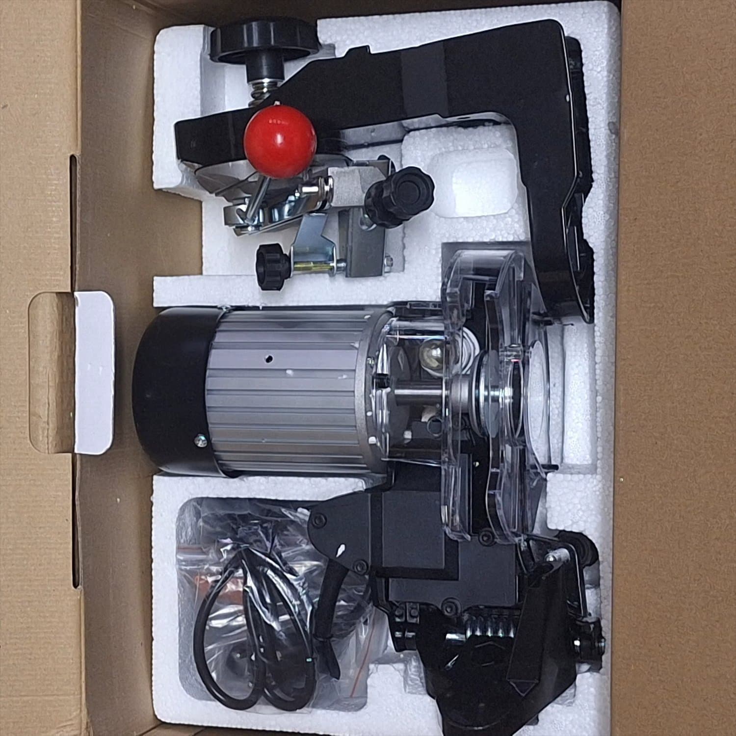 3000RPM motorsågs kedjeslipare med arbetsljus och skydd,solid aluminiumstruktur