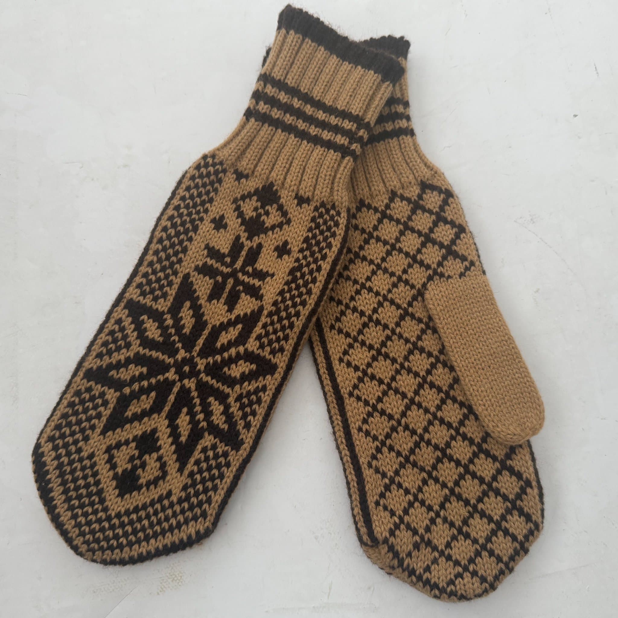 Oanvänd Fina Vantar Brun Beige Tumvantar StjärnMönster Damvantar Äldre