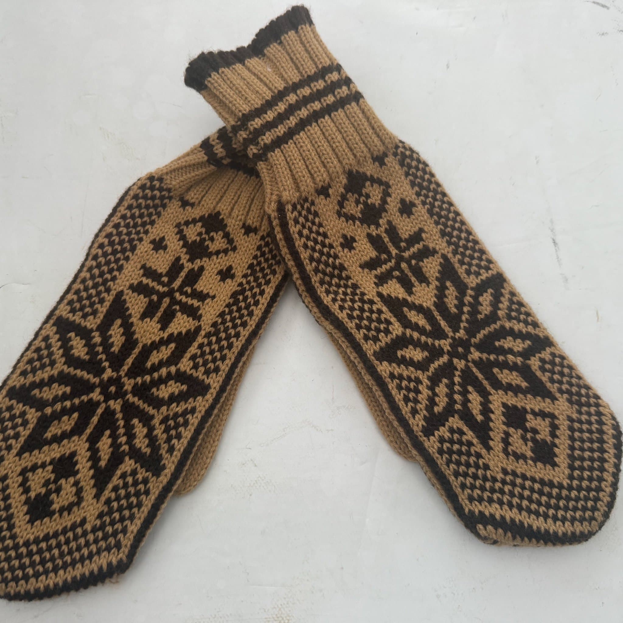 Oanvänd Fina Vantar Brun Beige Tumvantar StjärnMönster Damvantar Äldre