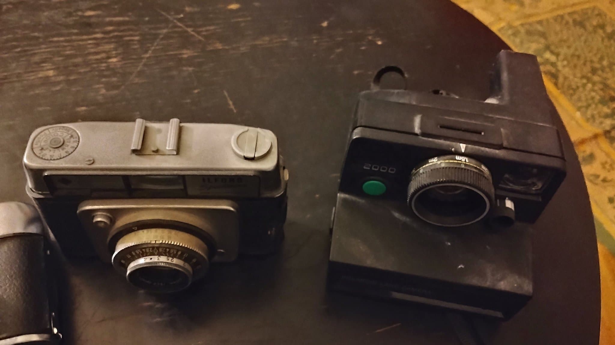 Direkt kamera säljs som antikvitet. 5 st antika diverse kameror