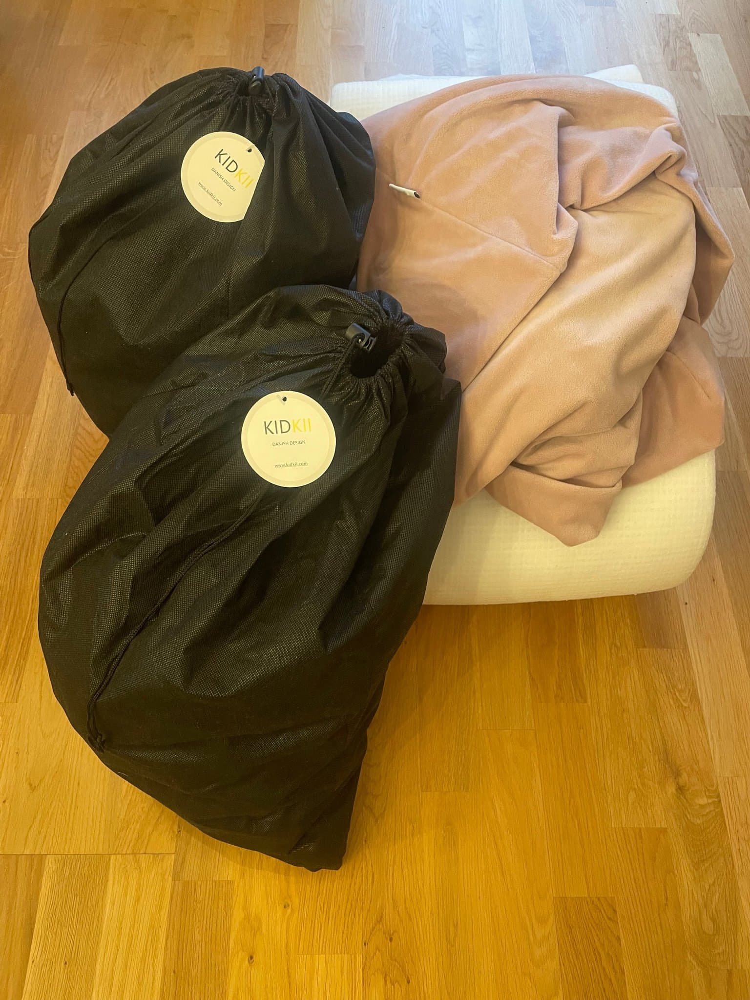 Montessori Bollhav med bollar Kid kii danish design