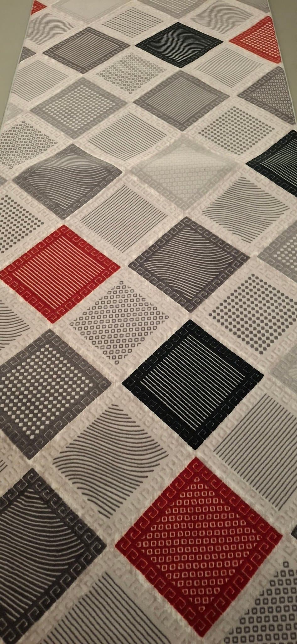 Matta 80x250 cmmed diamantmönster i rött, svart och grått