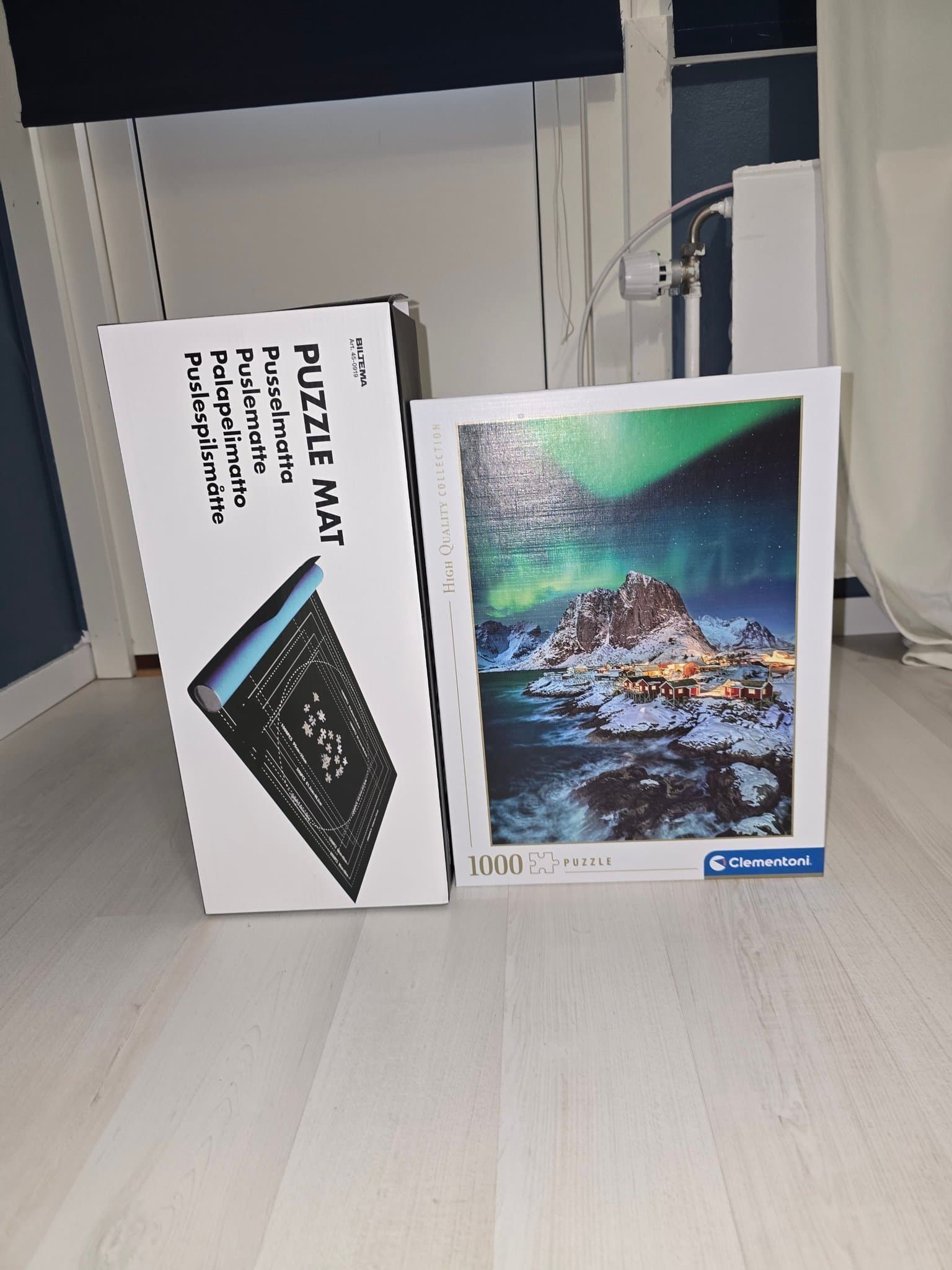 1000-piece Northern Lights Puzzle and Puzzle Mat