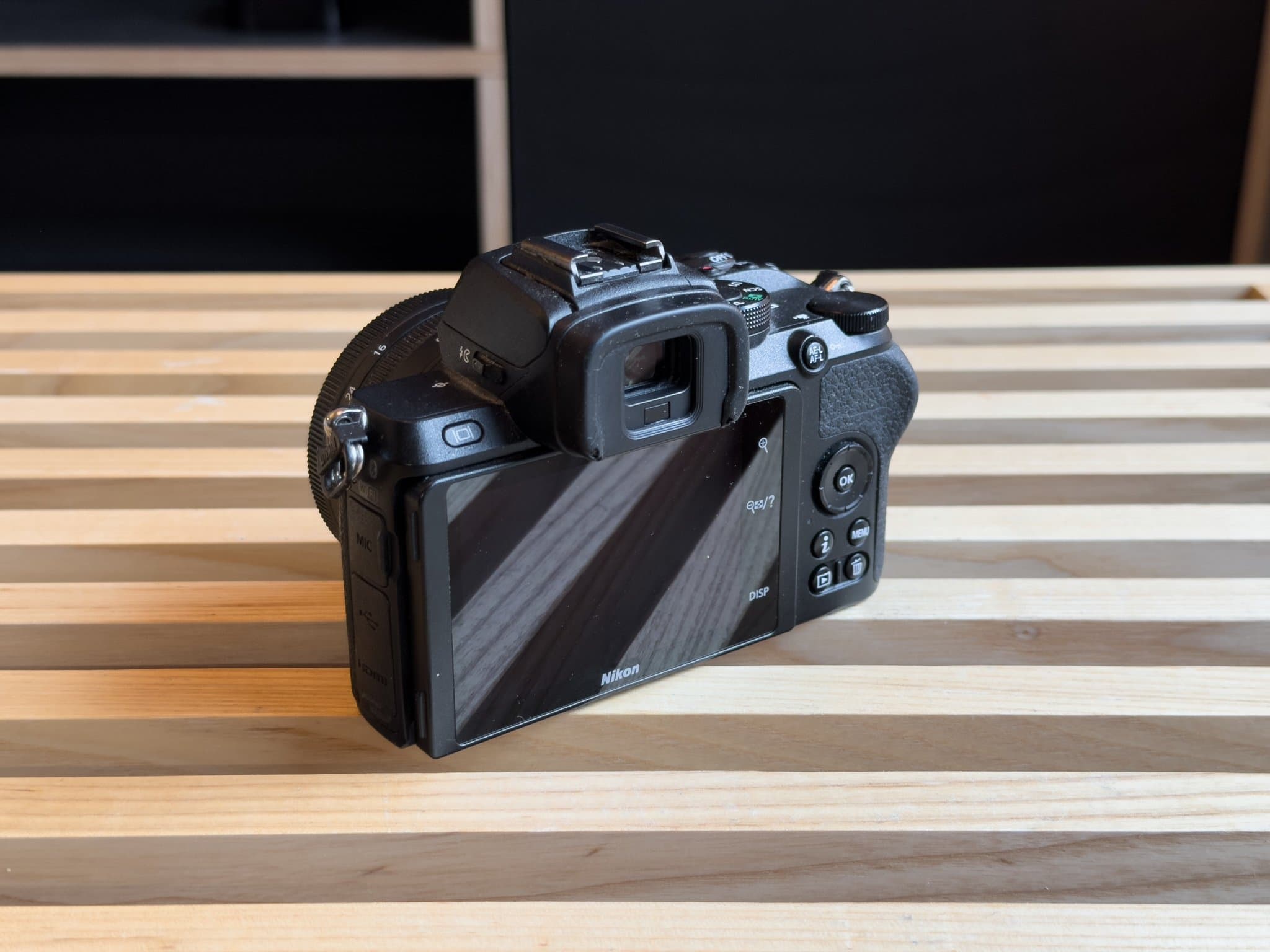 Nikon Z 50 systemkamera med NIKKOR Z DX 16-50mm f/3.5-6.3 VR objektiv