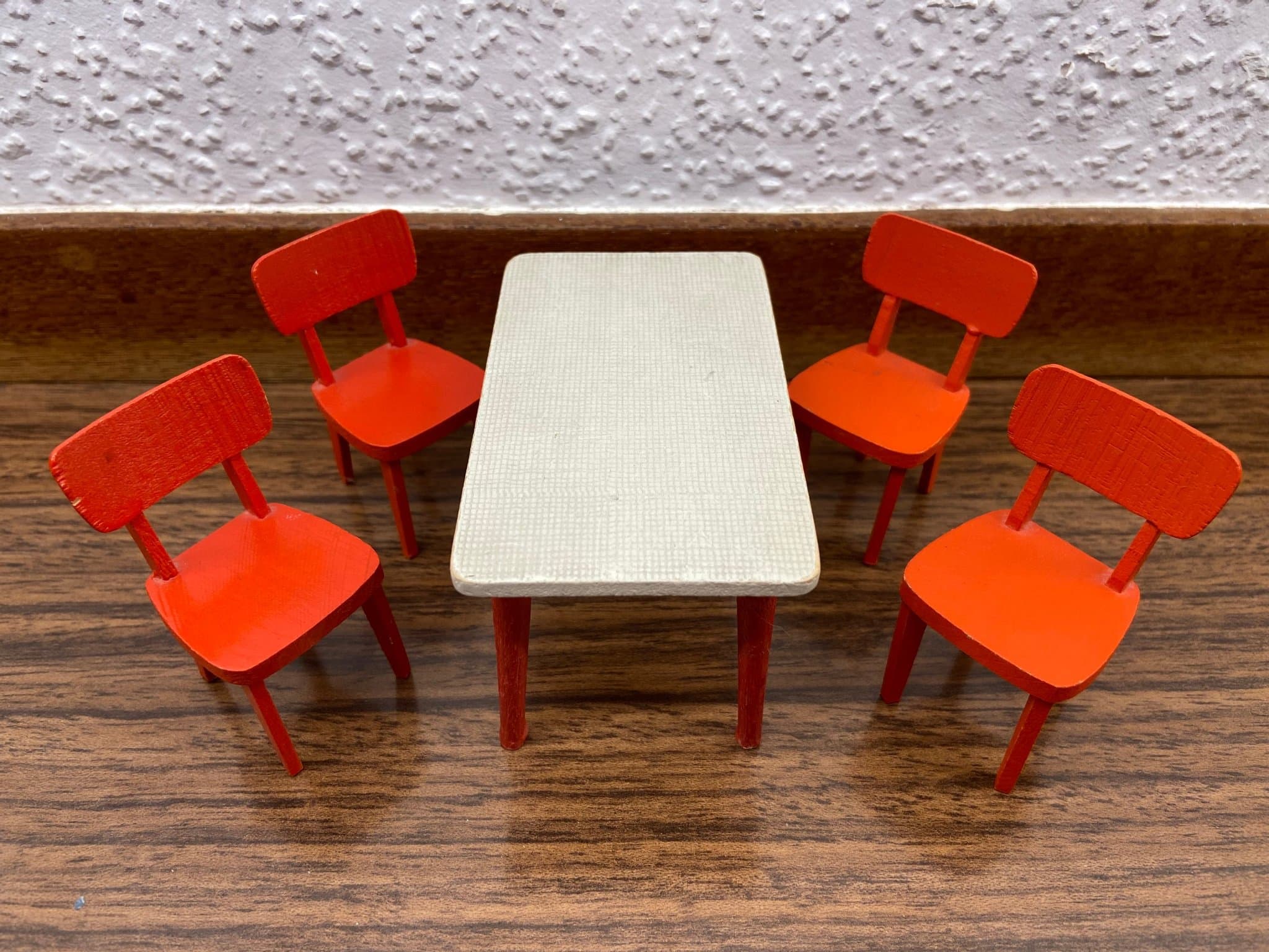 LUNDBY - Bord - Stolar - Köksinredning - Dockskåp