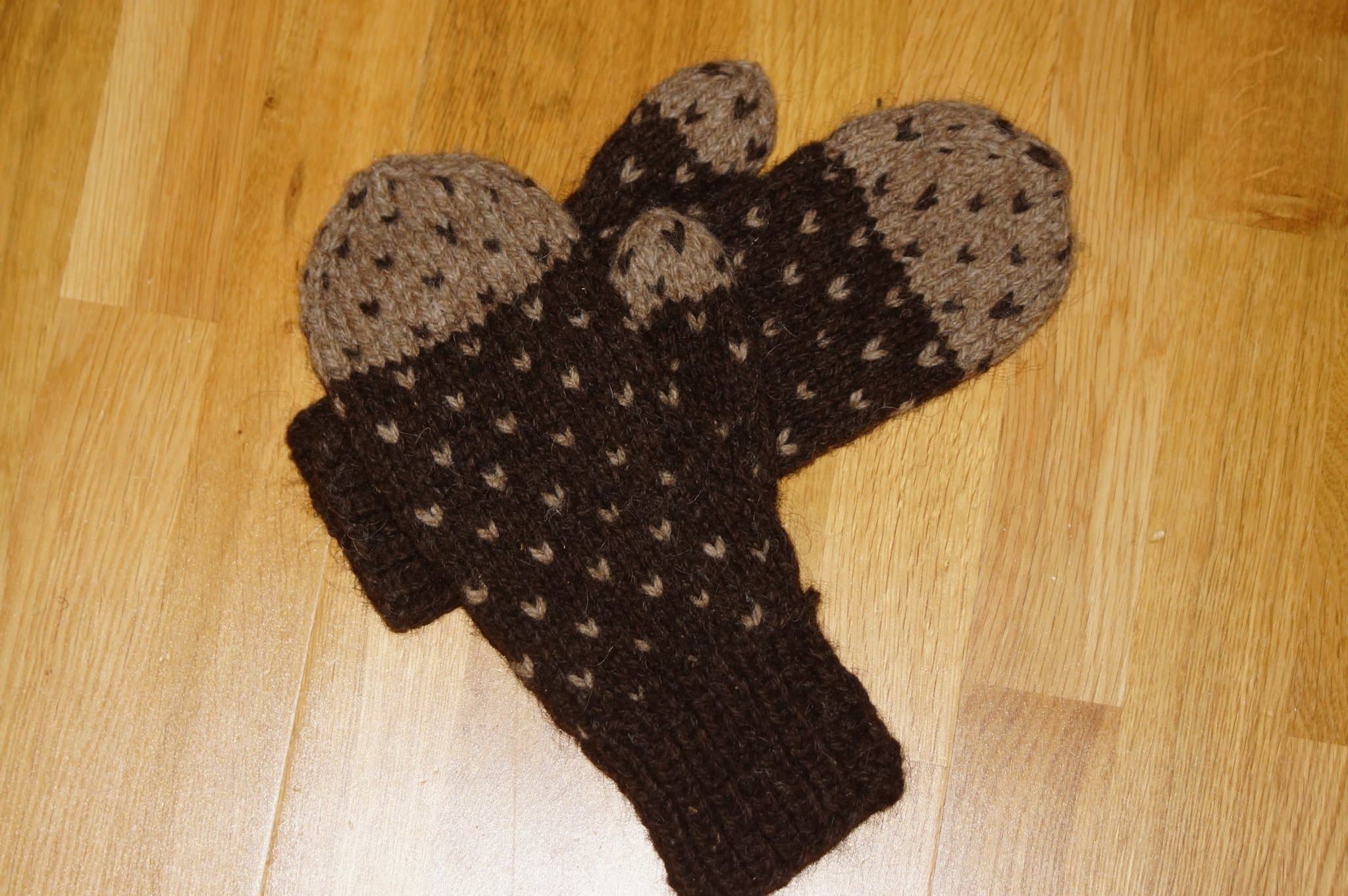 Nystickade tjocka ull vantar NYA ullvantar dam str S/M brun/beige