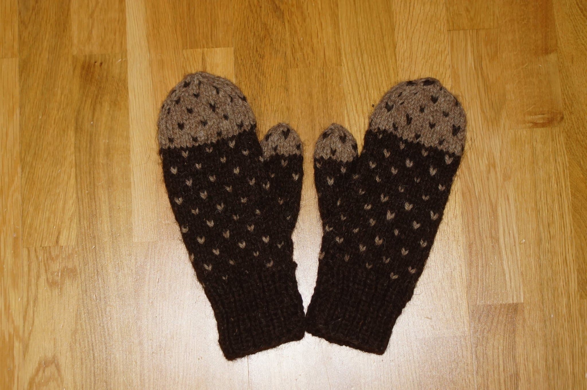 Nystickade tjocka ull vantar NYA ullvantar dam str S/M brun/beige