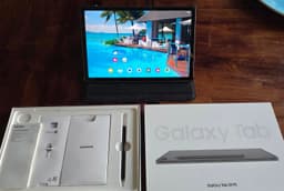 Samsung Galaxy Tab S9 FE Nästan ny surfplatta (silver) i toppskick!