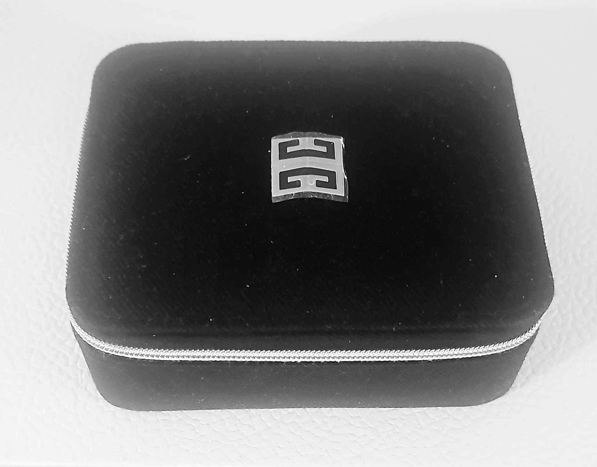 Givenchy Parfums Svart Necessär Ny Plomberad PERFECT GIFT