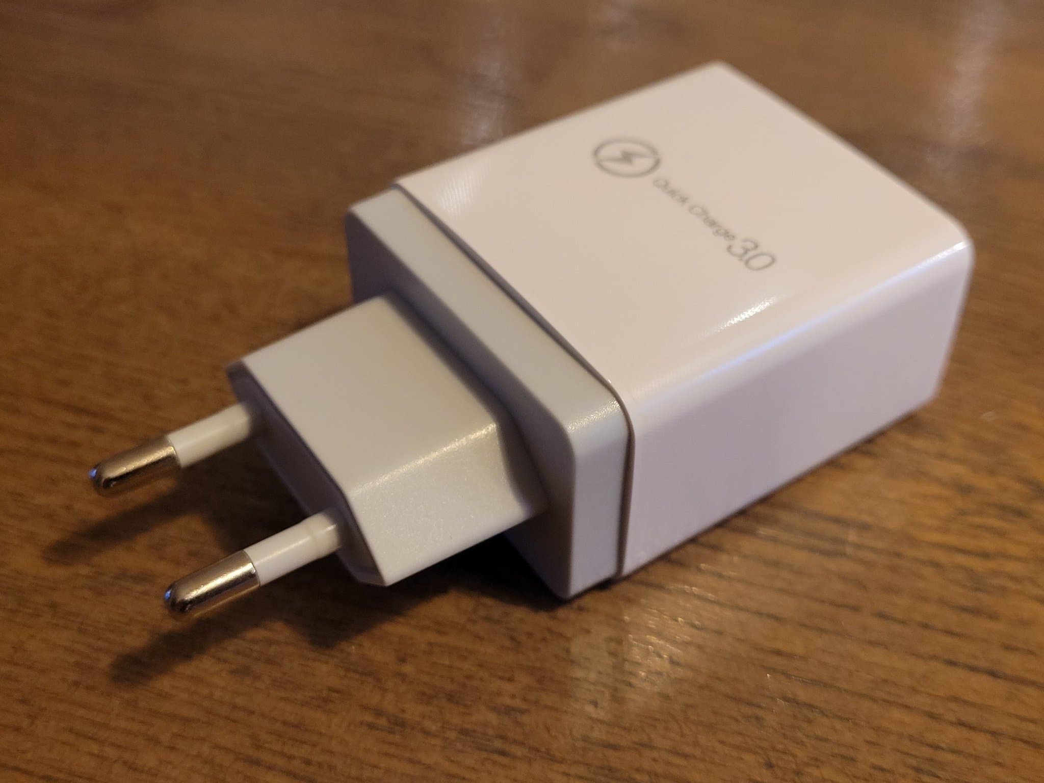 Snabbladdare / Reseladdare Quick Charge 3.0 och 4 USB-portar