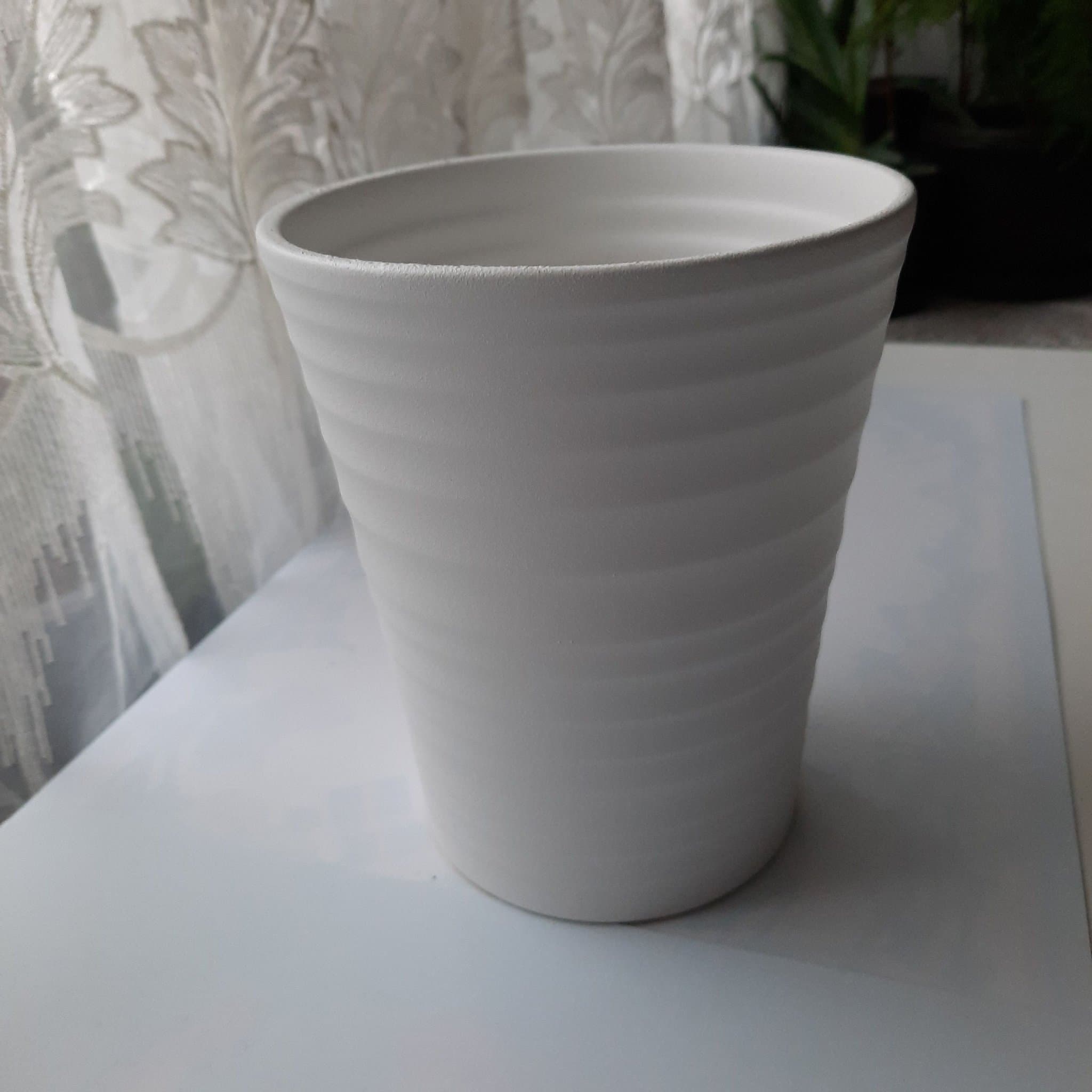 Stor Vit Blomkruka. I perfekt skick!