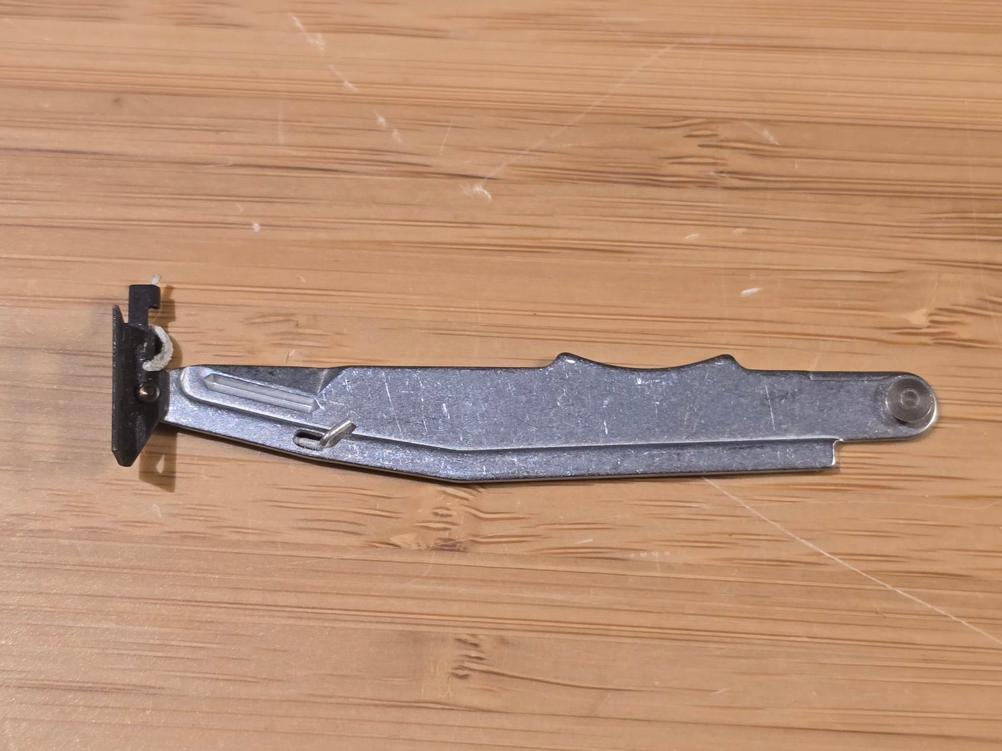 Polaroid SX-70 / SLR 680 - Side Strut / Stödarm - NOS (Oanvänd)