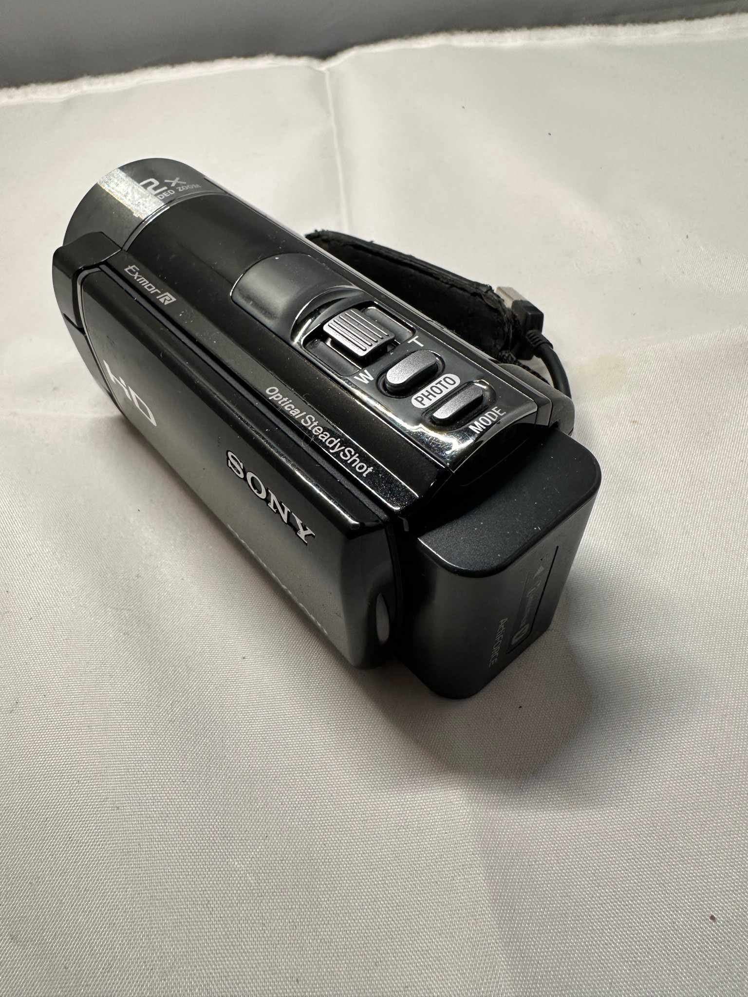 Videokamera Sony Handycam HDR-CX130 Video Camera & laddare AC-L200C