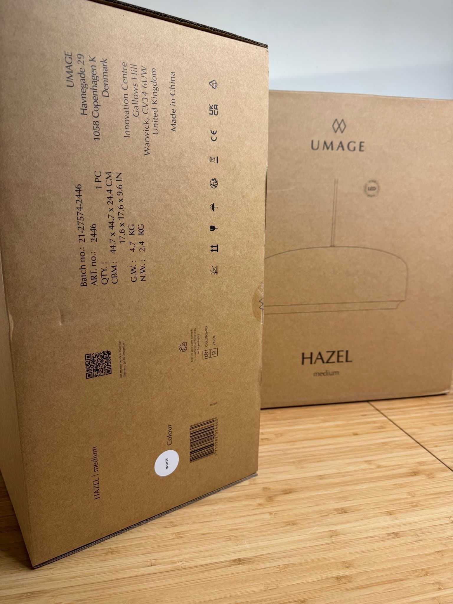 2 Nye Umage - Hazel Medium LED-pendel i vit