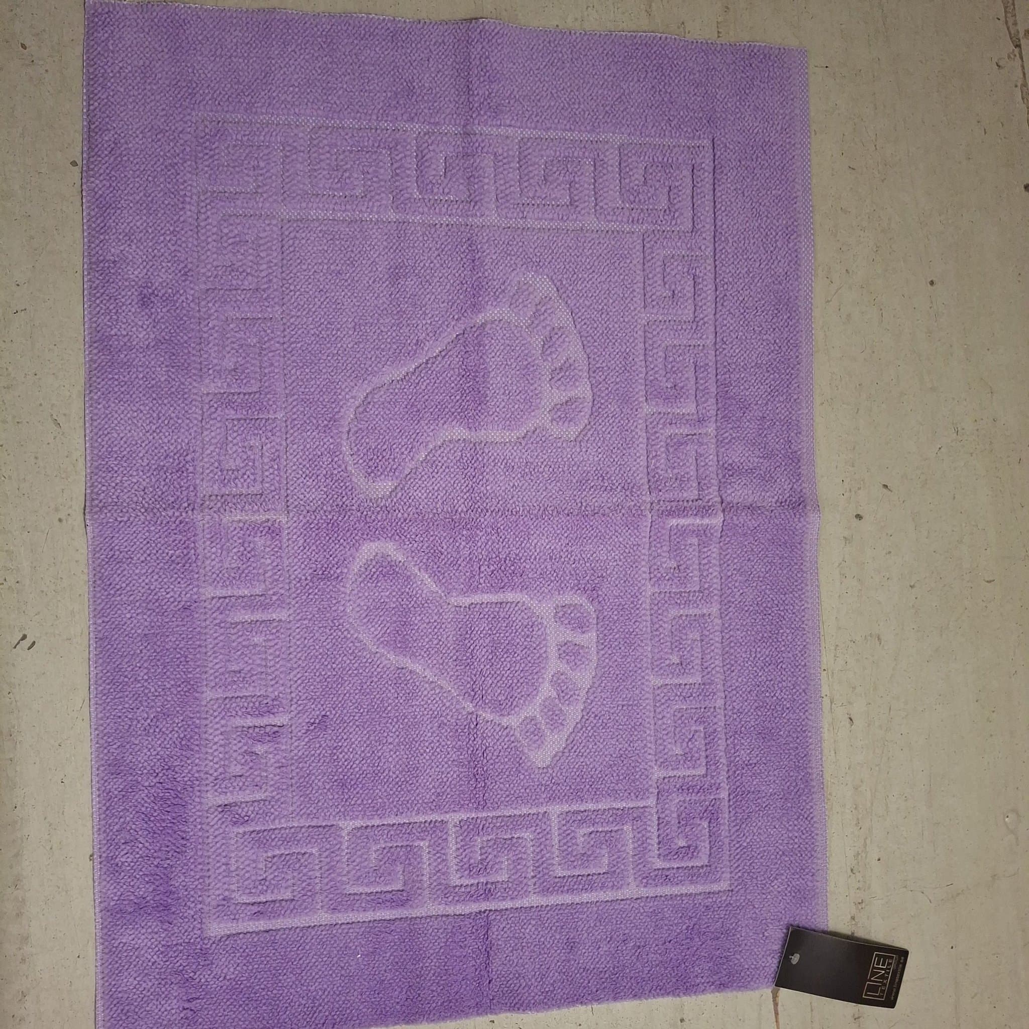 Badrumsmatta storlek 50x70 gummerad baksida helt nytt oanvänd