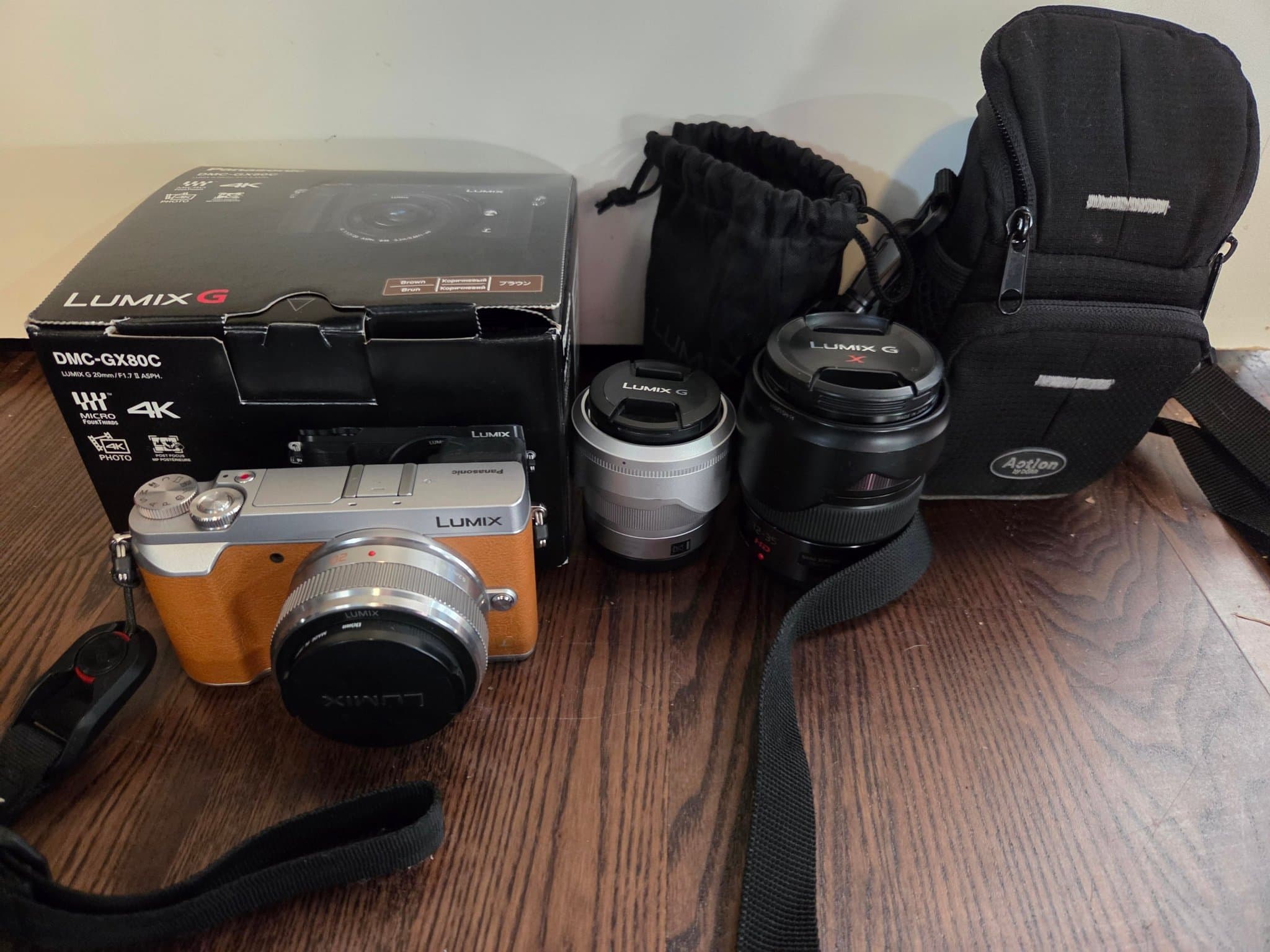 Panasonic Lumix DMC-GX80 med tre objektiv