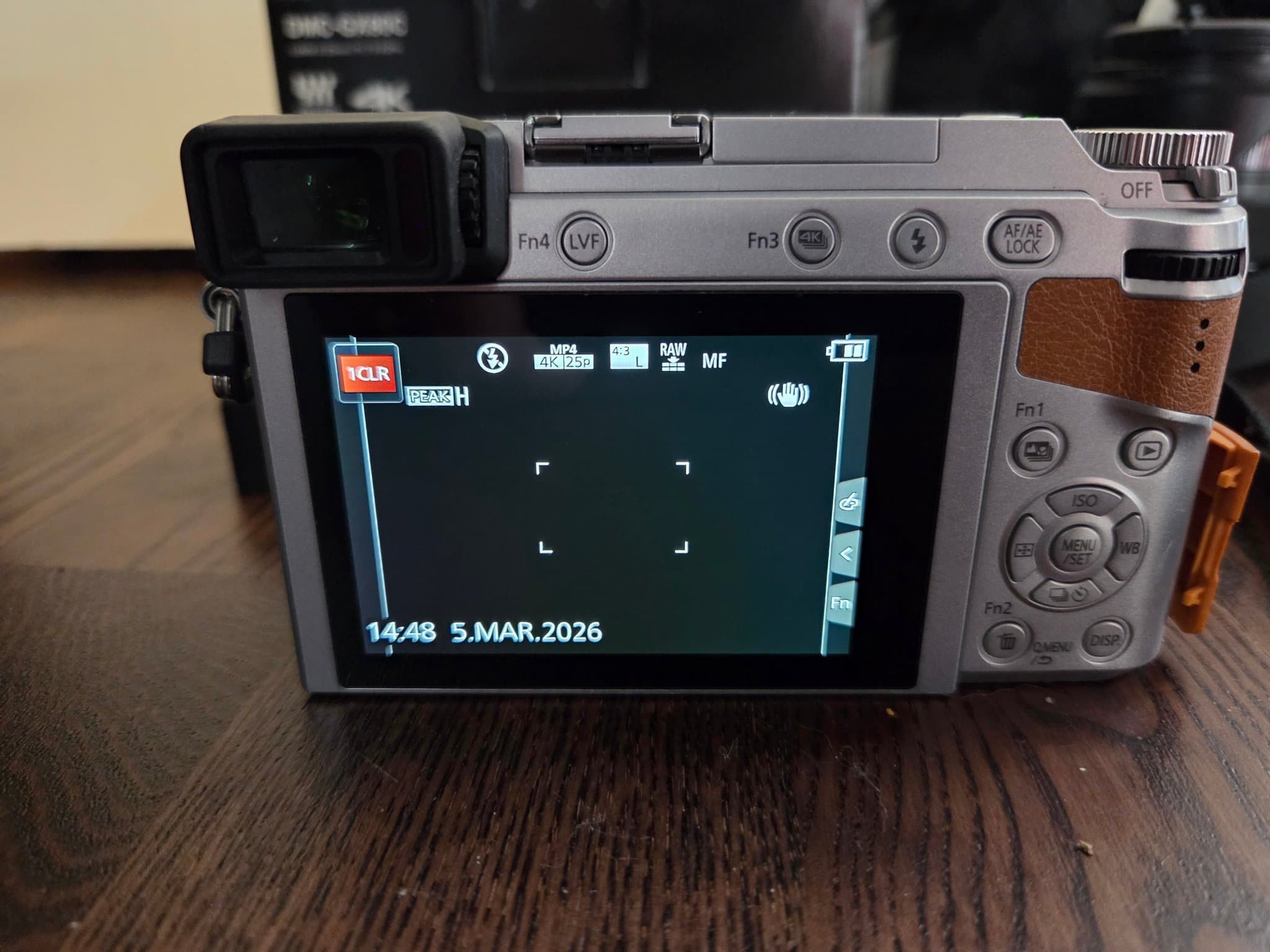 Panasonic Lumix DMC-GX80 med tre objektiv