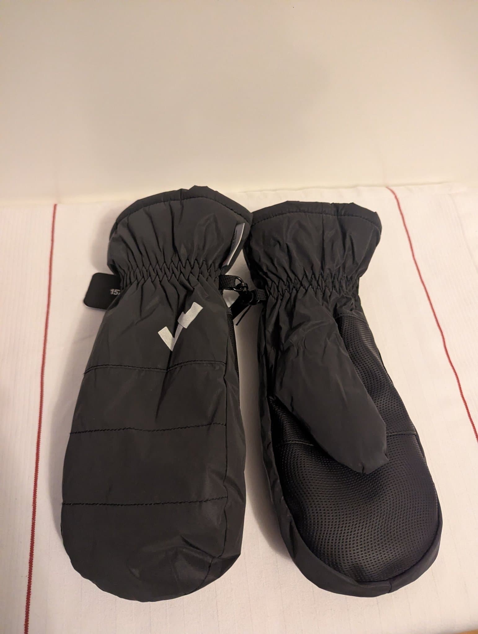 Nya vantar Ski mitten i färgen svartgrå och i storlek S/M