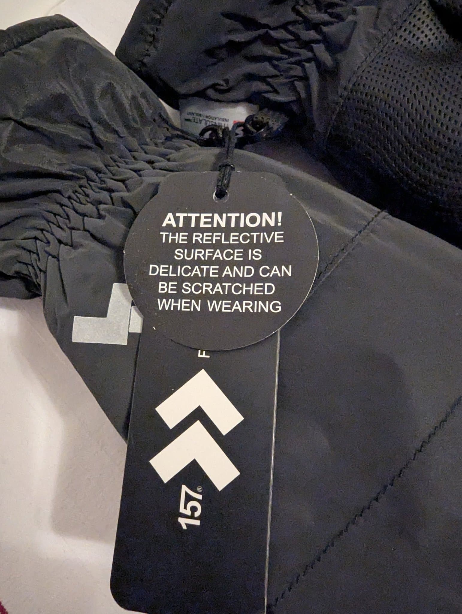 Nya vantar Ski mitten i färgen svartgrå och i storlek S/M