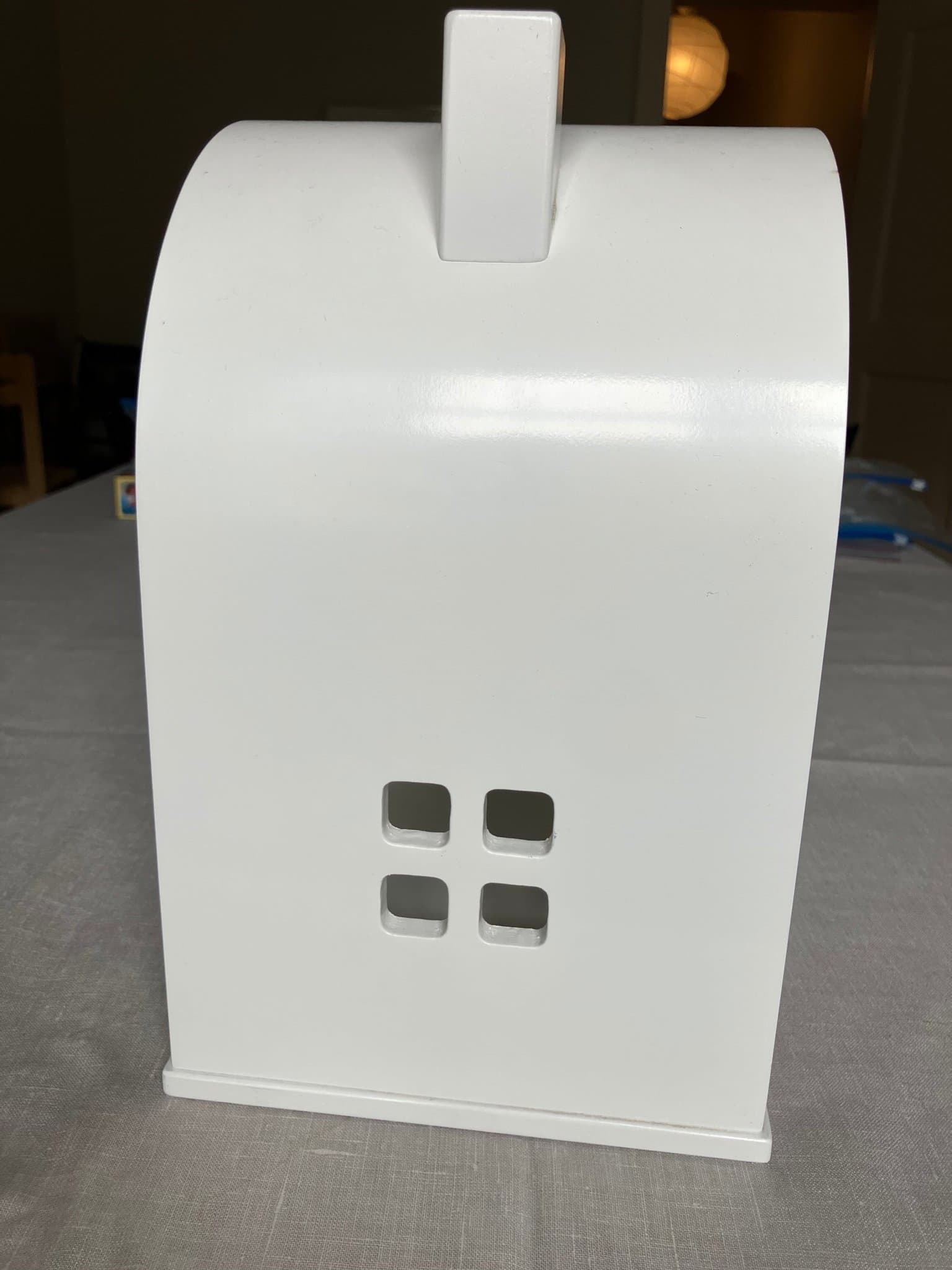 Playsam dockskåp i trä