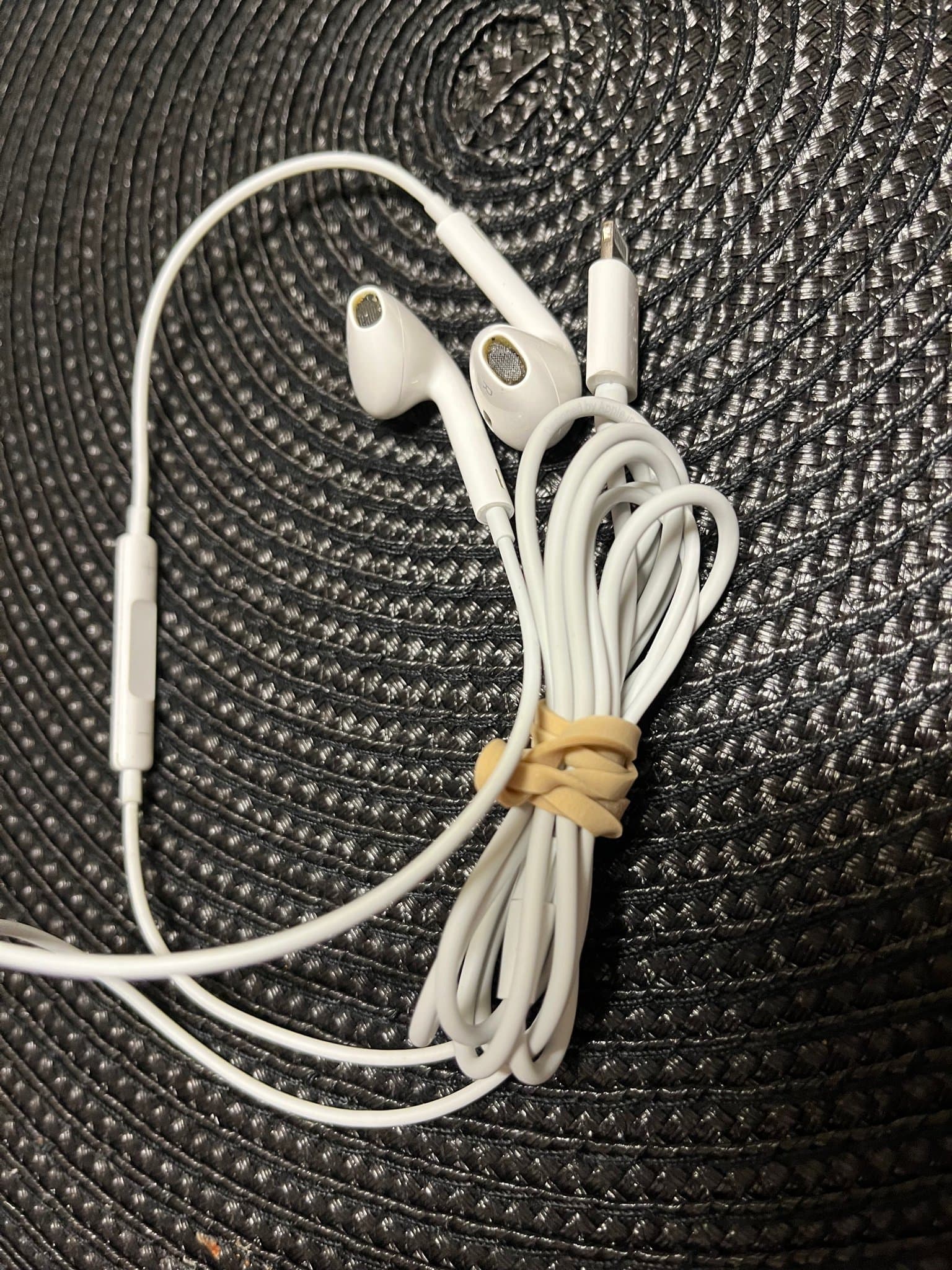 Apple Ear Pods med Lightning-kontakt