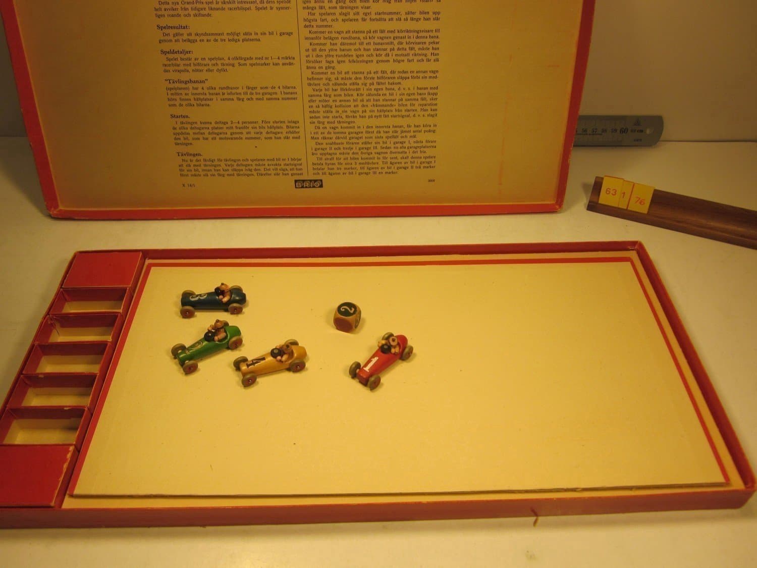 Auto-Garage, gammalt Brio spel, vers lilla asken, Kpl, innehåll i Mkt fint skick
