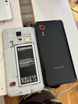 Samsung Galaxy S5 och Samsung Xcover 4S