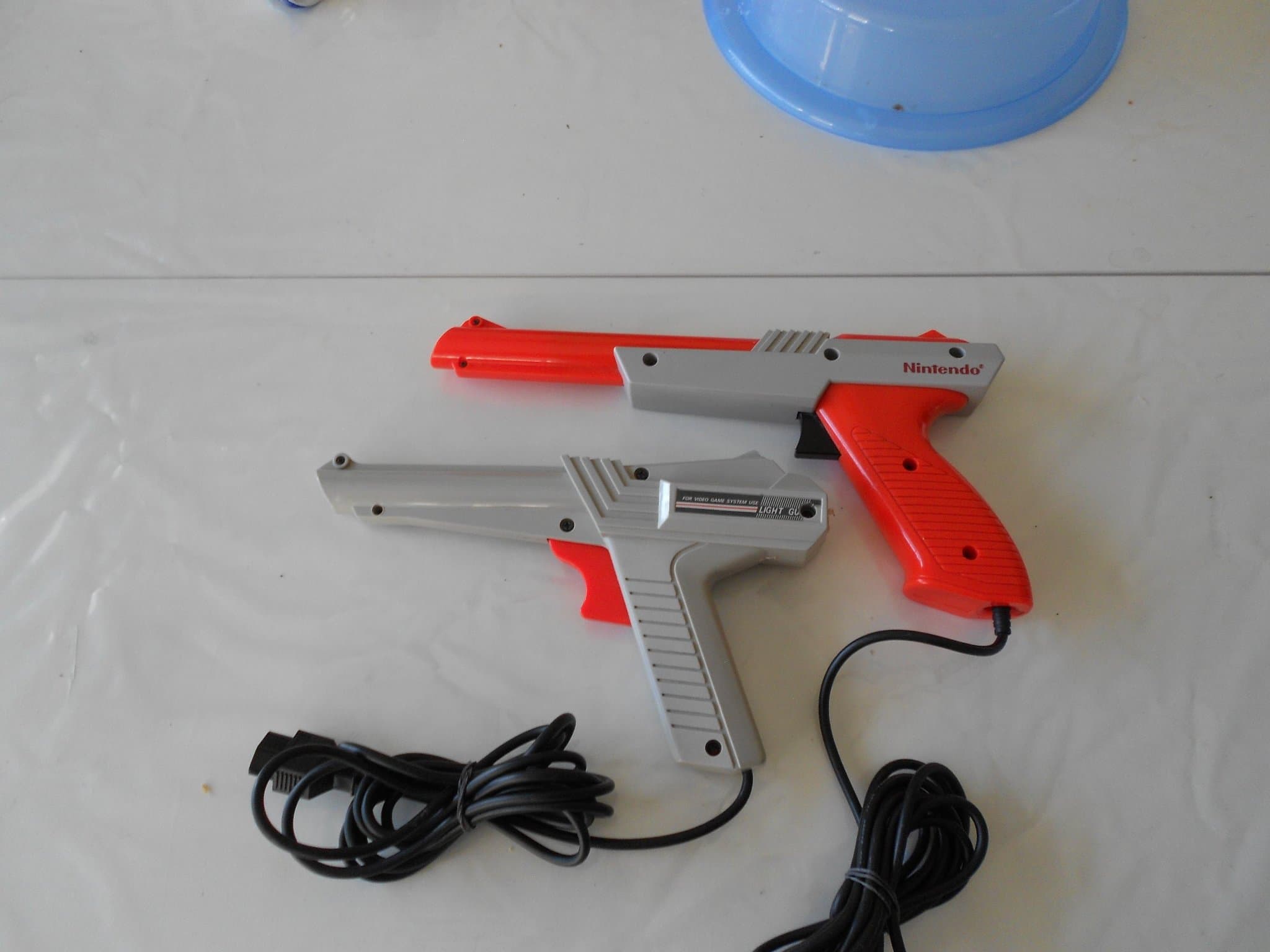 Nintendo NES Zapper Ljusgevär - 2-pack (Otestad)