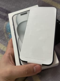 iPhone 15 Ny Skick 100% batterihälsa med tillbehör!