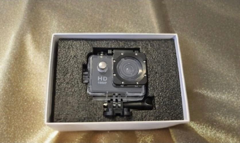 1080P HD Actionkamera med 140° Vidvinkellins – Perfekt för Äventyr!