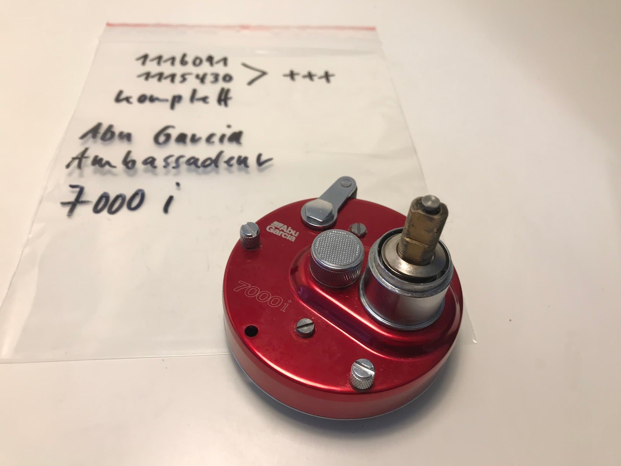 reservdel Abu Garcia Ambassadeur 7000i, här: 1116091+++sido plåt höger komplett