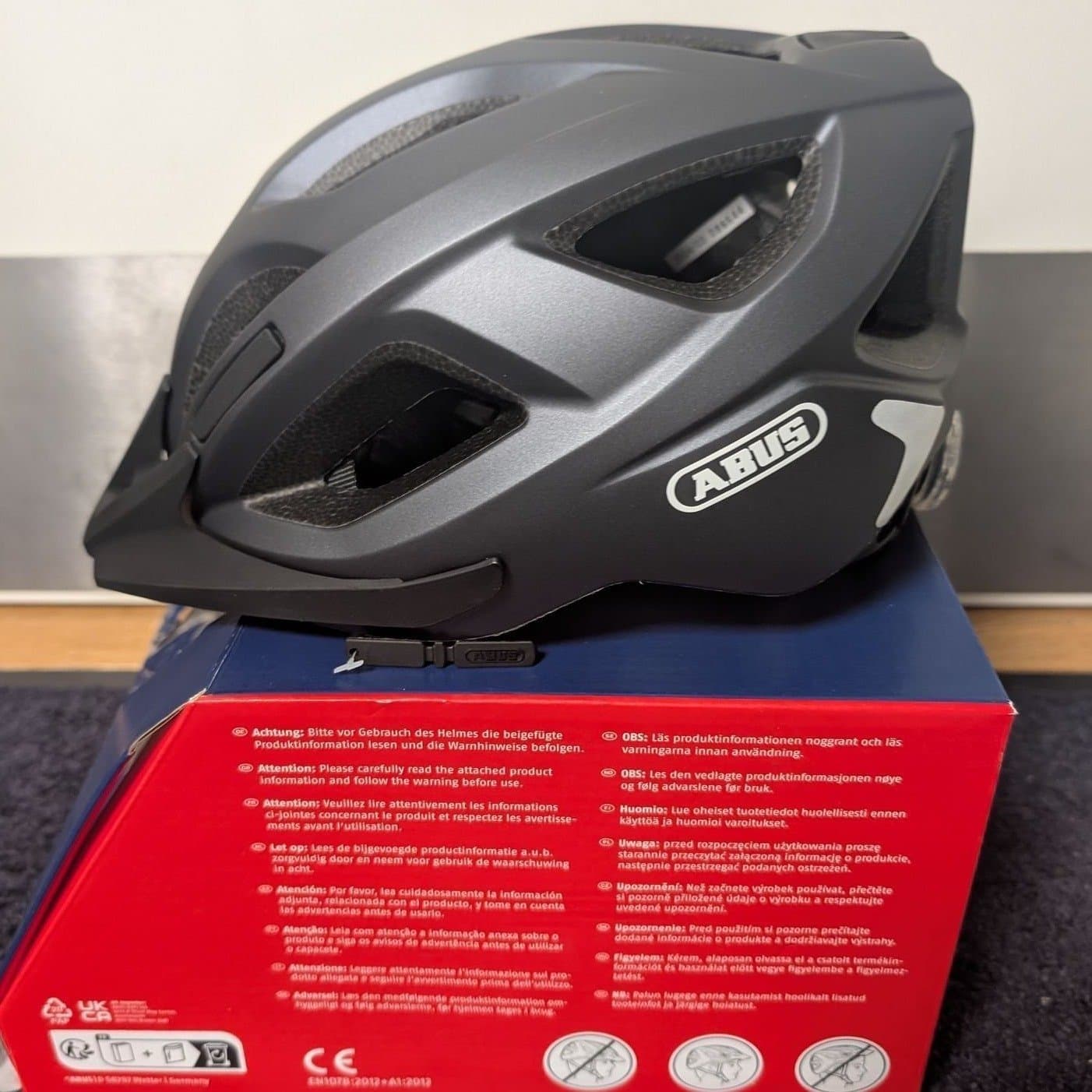 ABUS Aduro 2.0 Cykelhjälm (med bakljus) Titan (Grå) - Storlek S (51-55 cm)