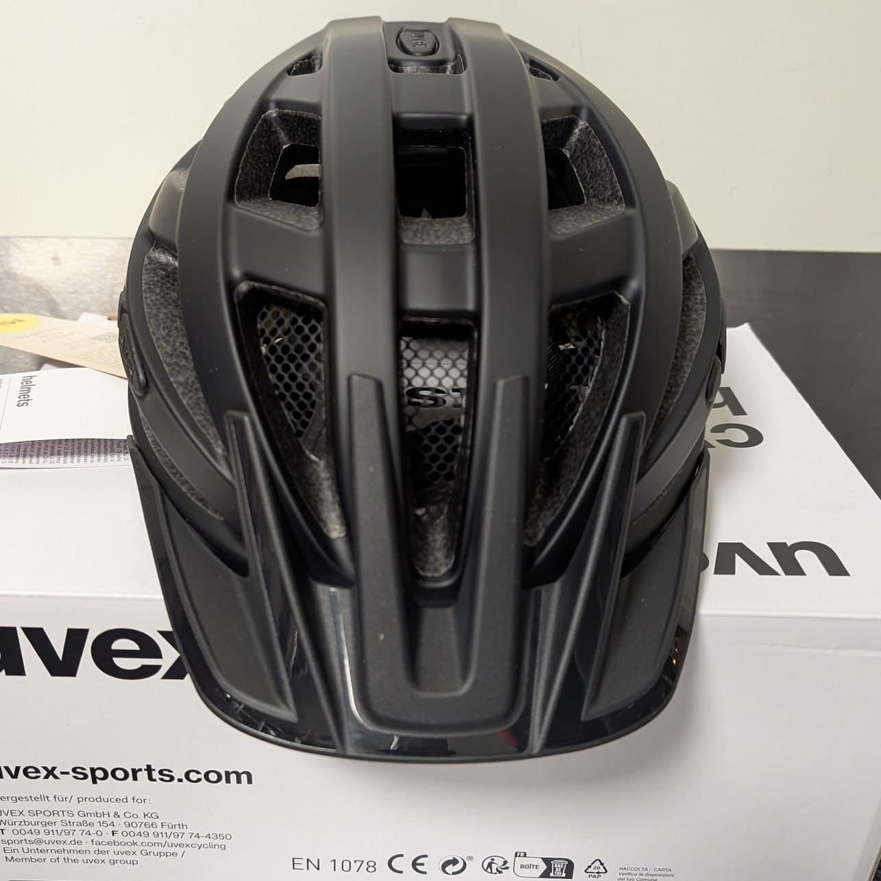 uvex i-vo cc MIPS Cykelhjälm All Black Matt - Storlek M/L (56-60 cm)