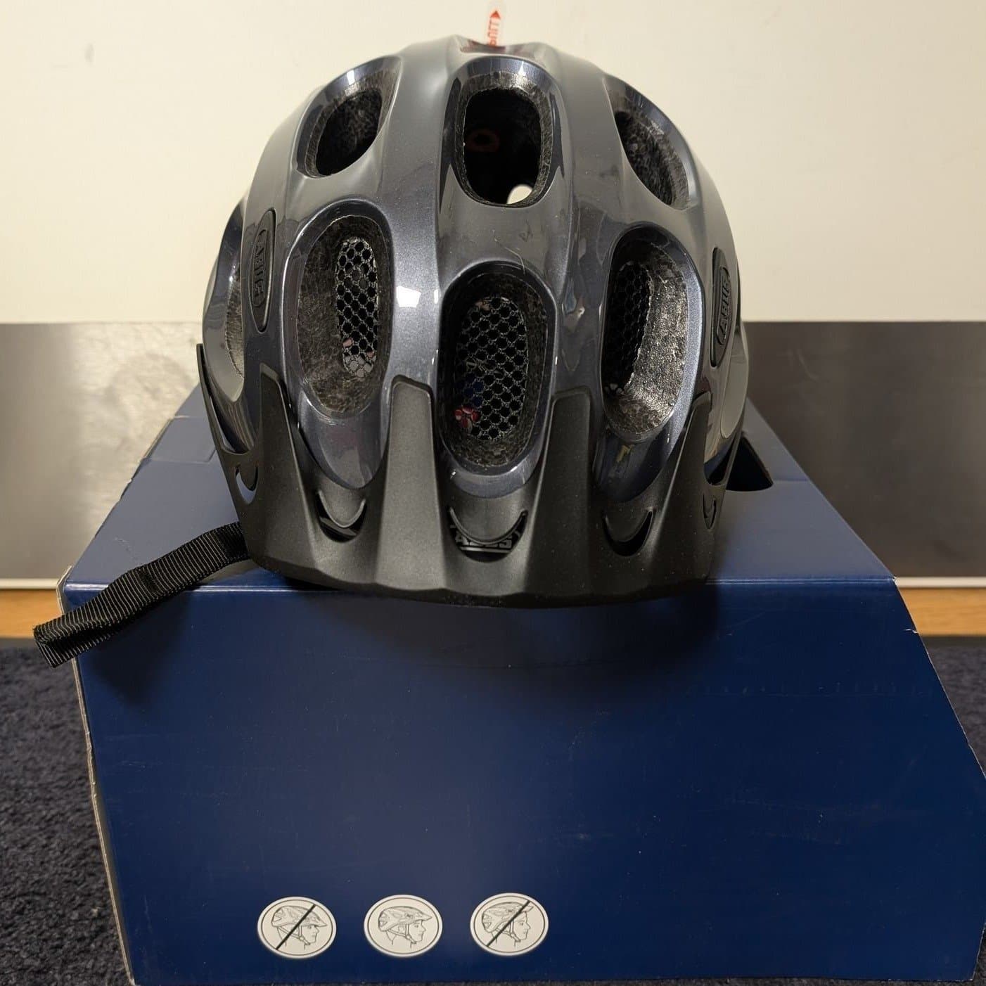 ABUS Youn-I ACE Cykelhjälm (med LED-bakljus) Sparkling Titan - Storlek L (56–61)