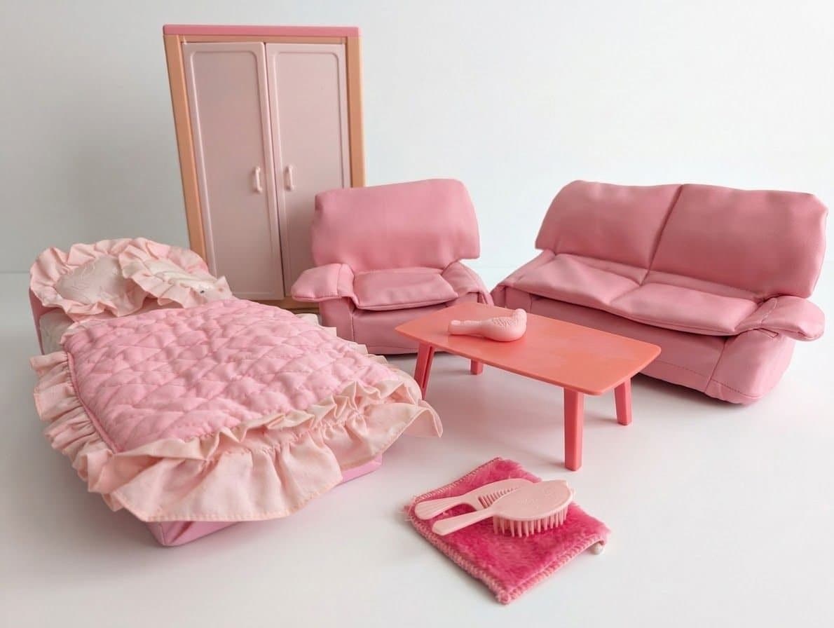 Lucky Ind. Co. Ltd. dockhusmöbler från 1989