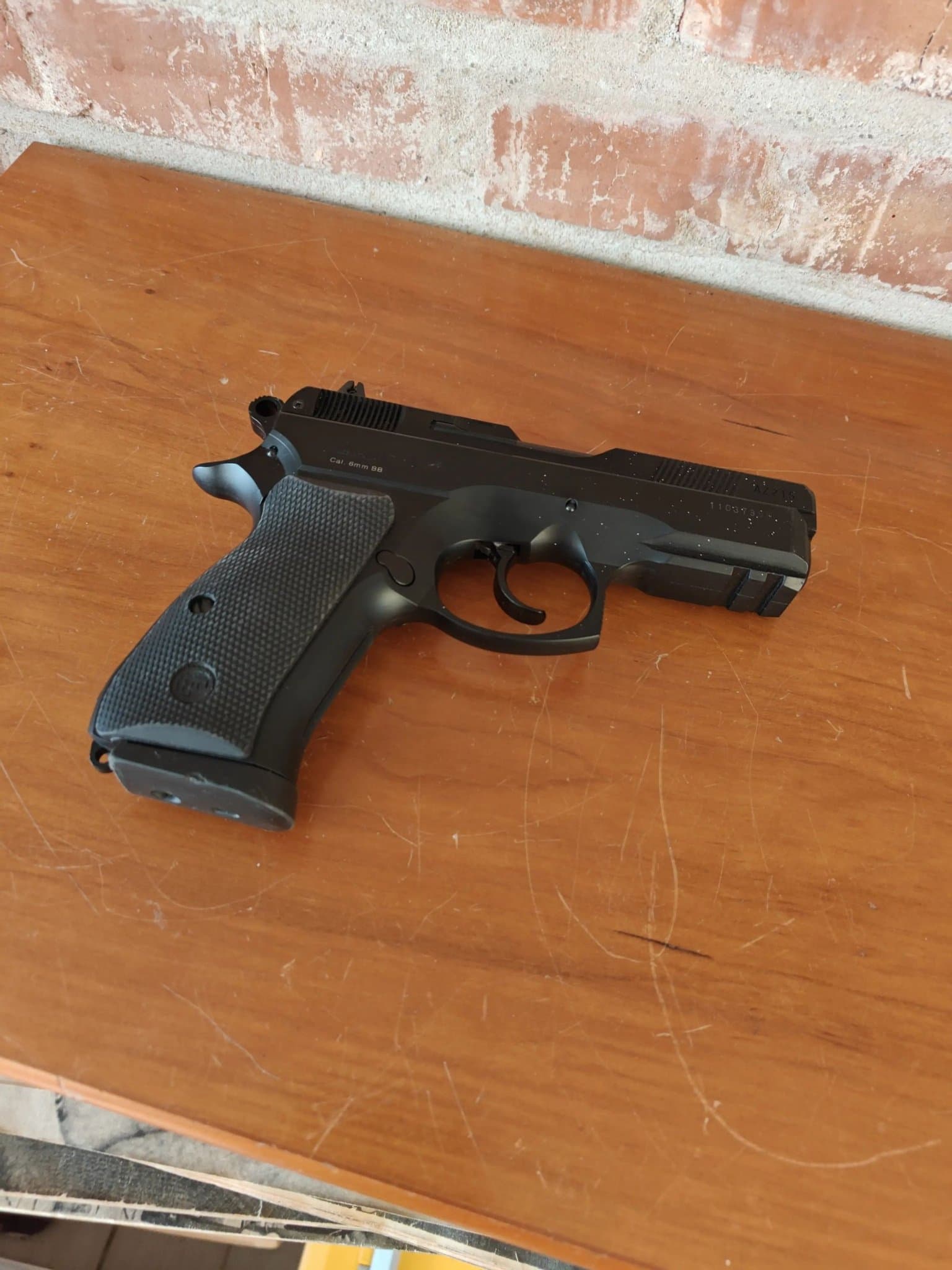 Modell: CZ 75 Compact (hardball / airsoft replika) Kaliber: 6 mm BB