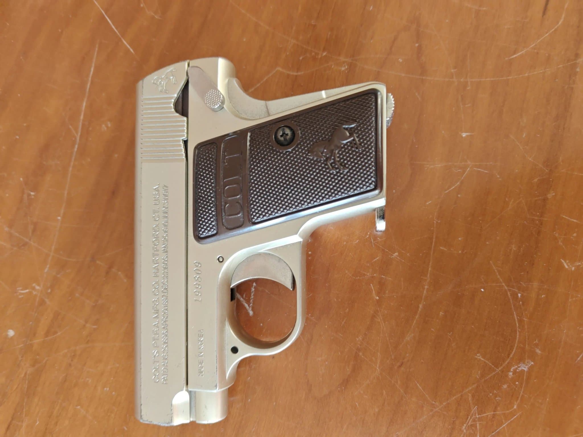 Modell: Colt Pocket / Colt .25 stil hardball replika Typ: Hardball