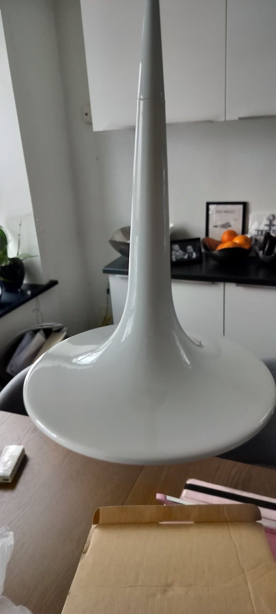 Frandsen Trompet Pendellampa, Blank Vit