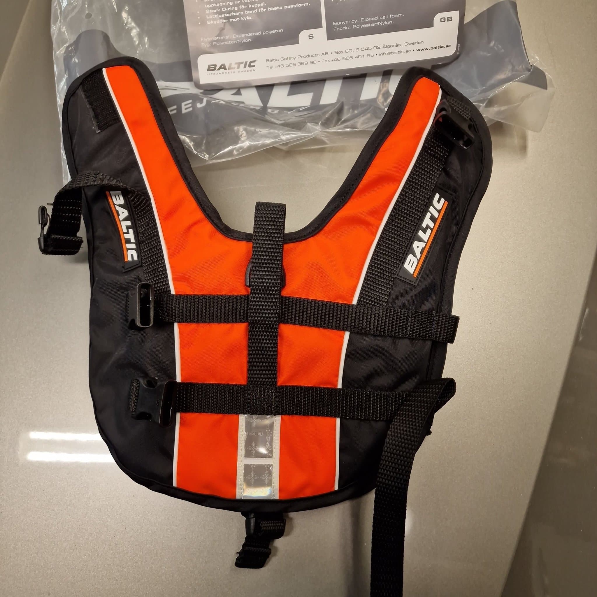 Baltic flytväst för hund och katt, svart/orange, storlek XS (0-3 kg)