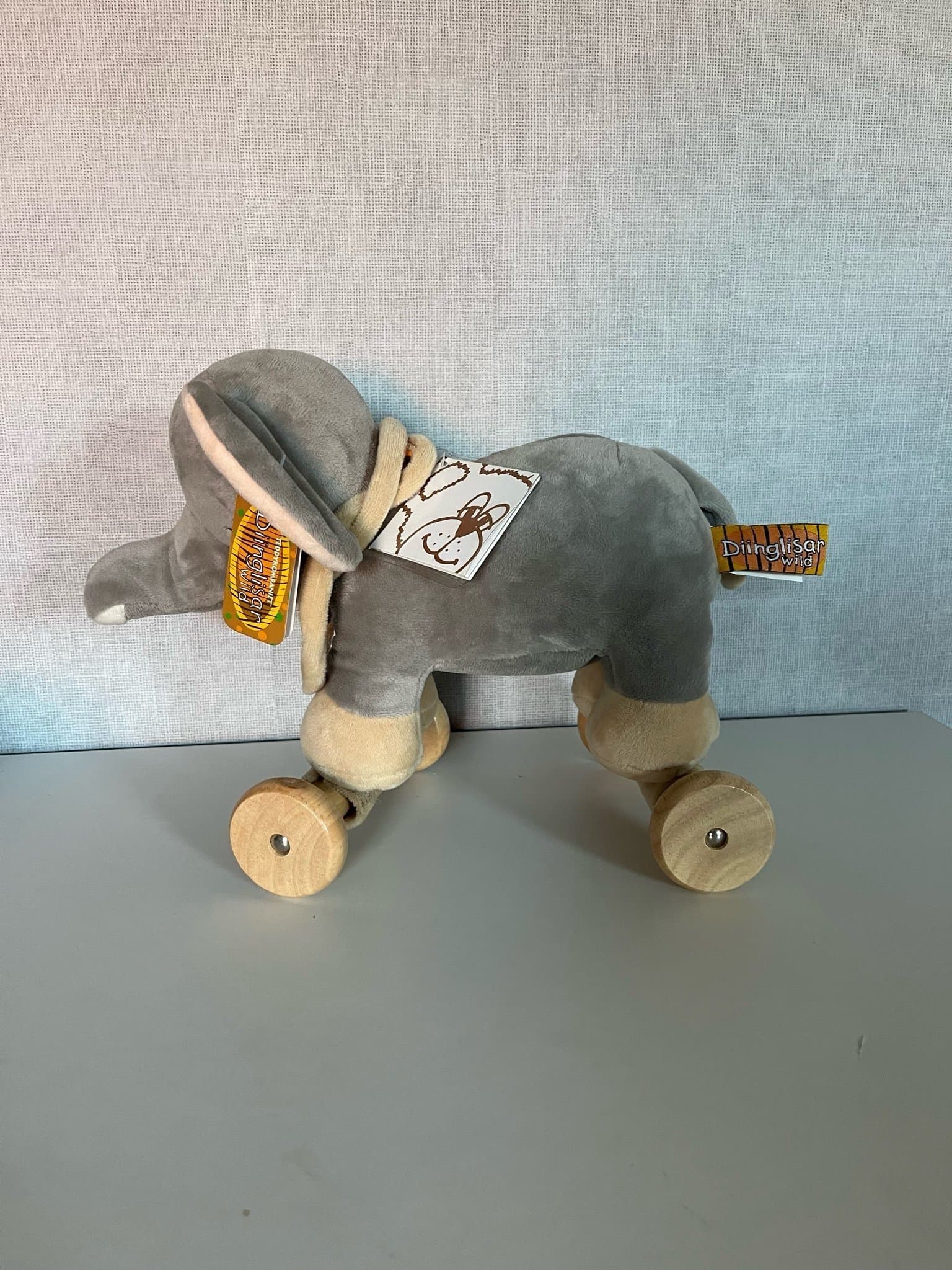 Ny Diinglisar dragleksak Elefant