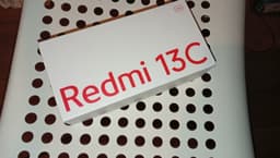 Redmi 13C 5G Vitpärla 128/6 GB RAM ROM Splitterny som demo Inköpsgarantikvitto
