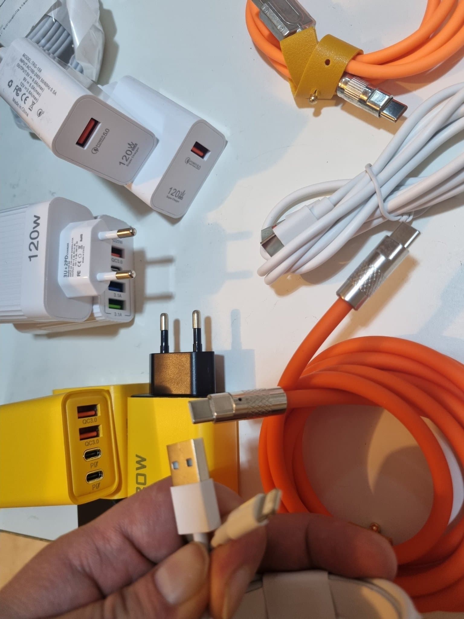 Mobil Laddare och Kablar