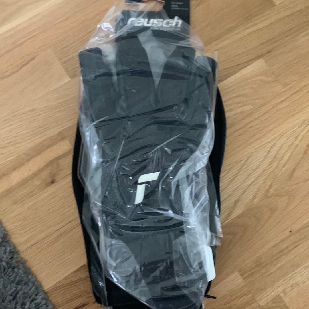 Ny Reusch målvaktshandskarna storlek 10 pure contact infinity