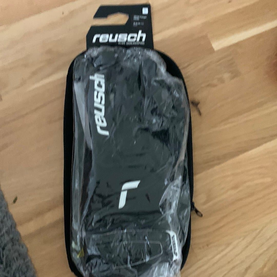 Nya Reusch Målvaktshandskar storlek 10 Attrakt Freegel Infinity