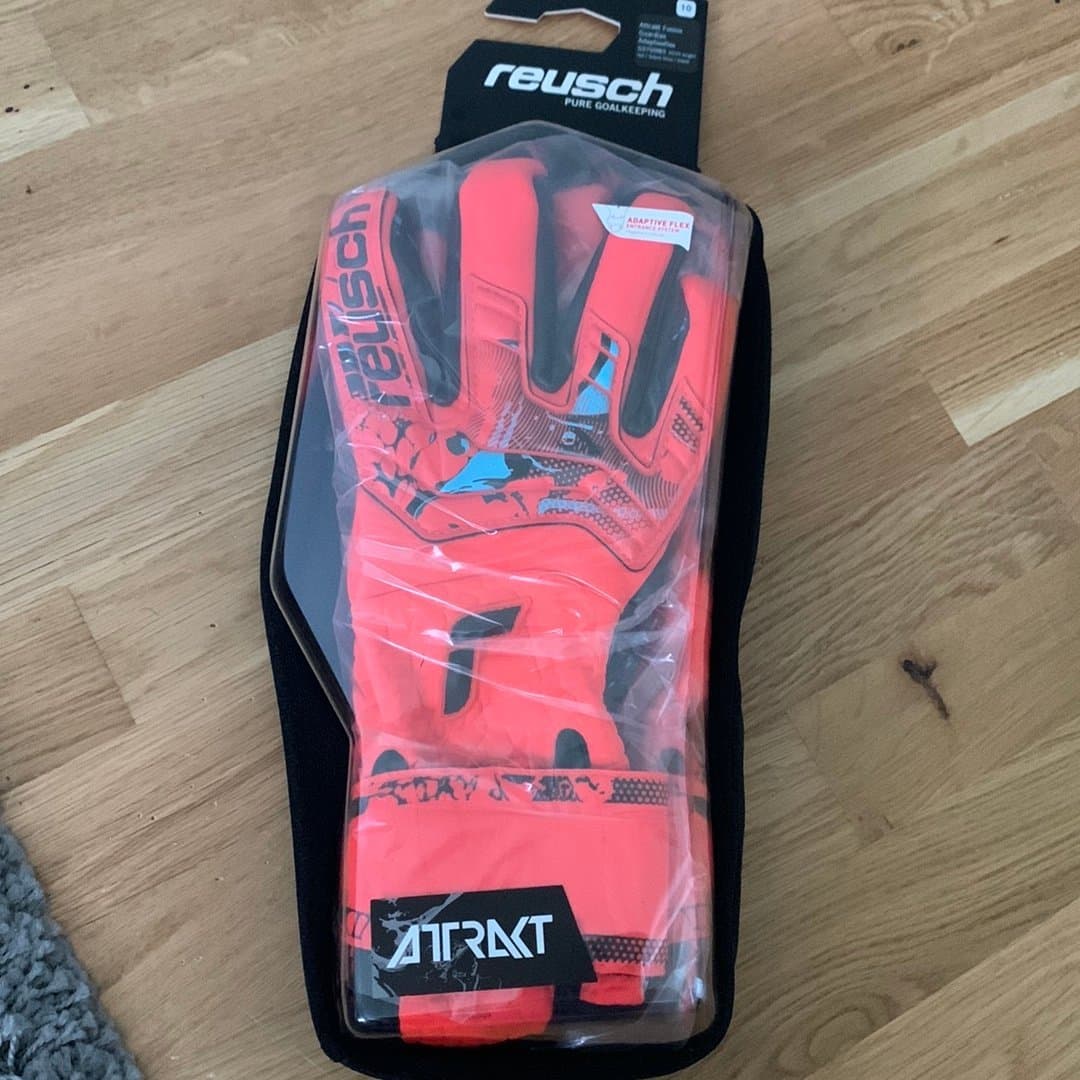 Nya Reusch Målvaktshandskar - Storlek 10 Attrakt Fusion Guardia