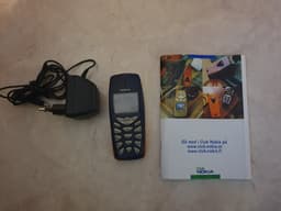 Nokia 3510i med laddare och manual